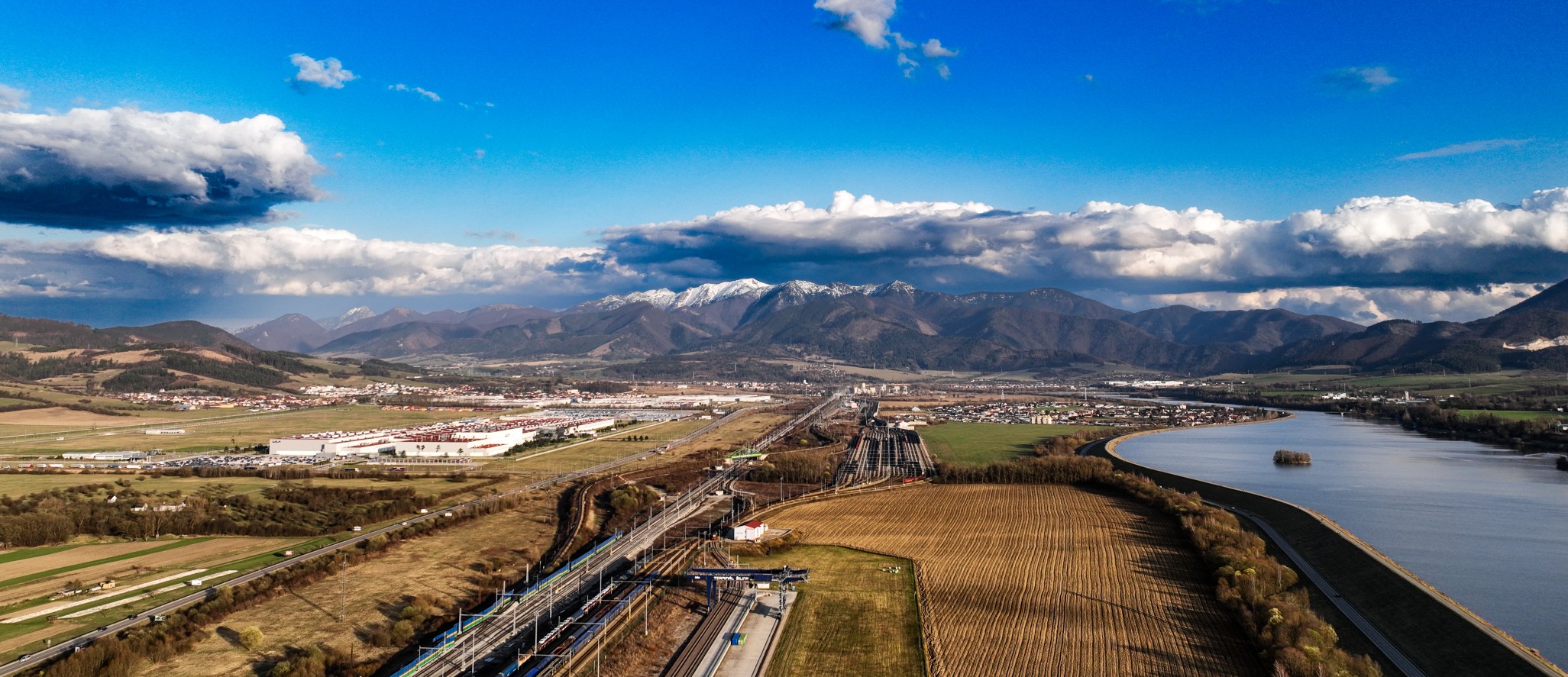 panorama_na_Web_letecke_zabery_olsodron_dron_zabery_dronove_zabery_natacanie_Dronom_odron